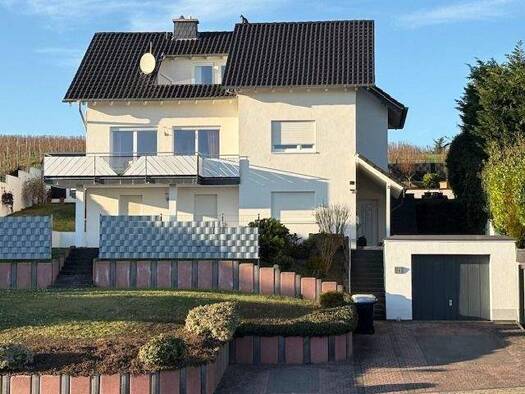 Haus zum Kauf provisionsfrei 665.000 € 10 Zimmer 182 m² 797 m² Grundstück Laubenheim 55452