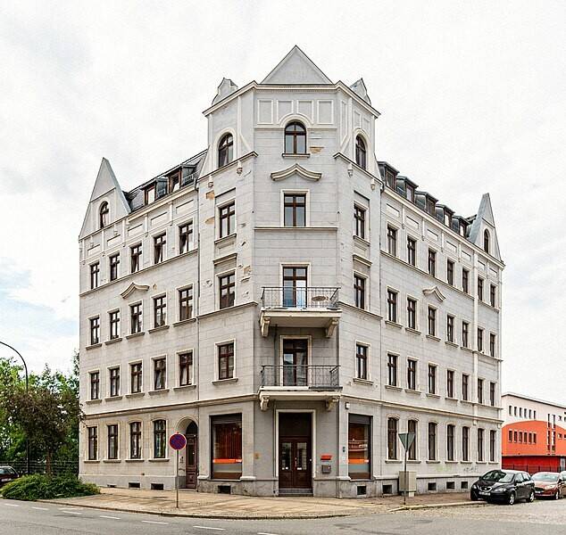 Mehrfamilienhaus mit viel Wohnfläche zu verkaufen