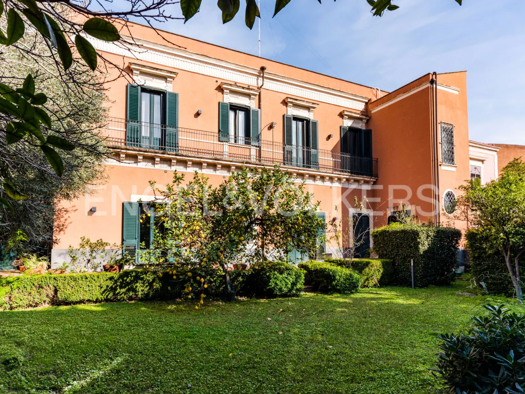 Haus zum Kauf 1.300.000 € 18 Zimmer 435 m² 415 m² Grundstück frei ab sofort Catania 95128