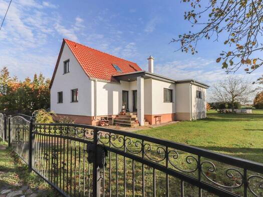 Einfamilienhaus zum Kauf 299.000 € 5 Zimmer 140 m² 2.300 m² Grundstück Göbel Hobeck 39279