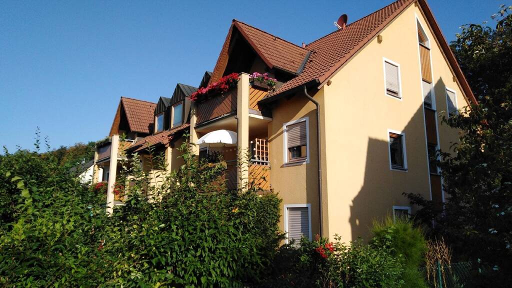 Wohnung zum Kauf 79.800 € 3 Zimmer 69 m² Waldstraße 42 Meerane 08393