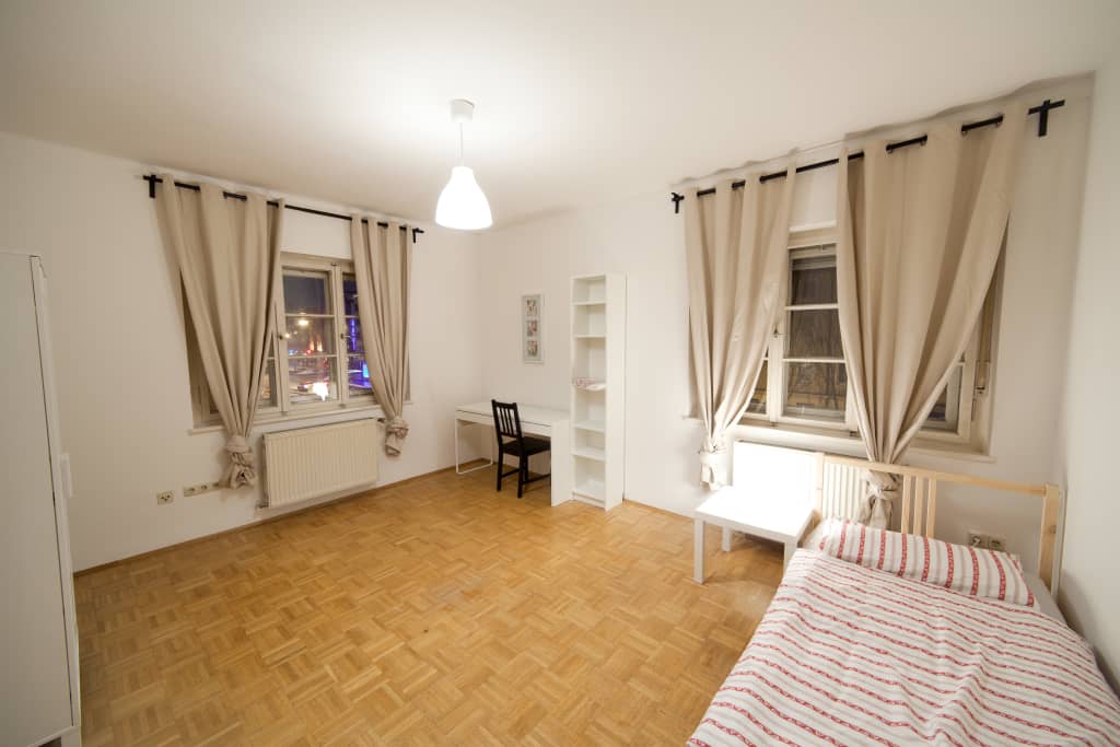 Wohnung zur Miete Wohnen auf Zeit 995 € 3 Zimmer 17 m²<br/>Wohnfläche 19.03.2025<br/>Verfügbarkeit Leopoldstraße 105 Münchener Freiheit München 80802