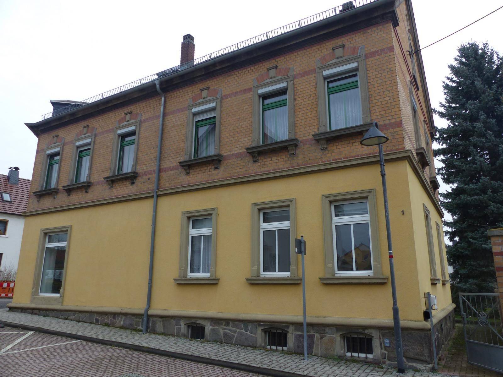 Mehrfamilienhaus zum Kauf 129.000 € 9 Zimmer 210 m²<br/>Wohnfläche 1.490 m²<br/>Grundstück Borna Liebschützberg 04758