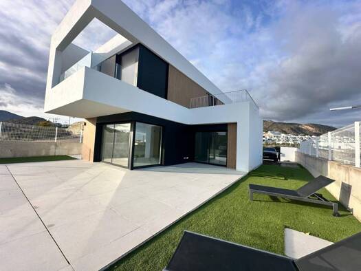 Villa zum Kauf - Erstbezug 850.000 € 3 Zimmer 222 m² 500 m² Grundstück Finestrat 03509