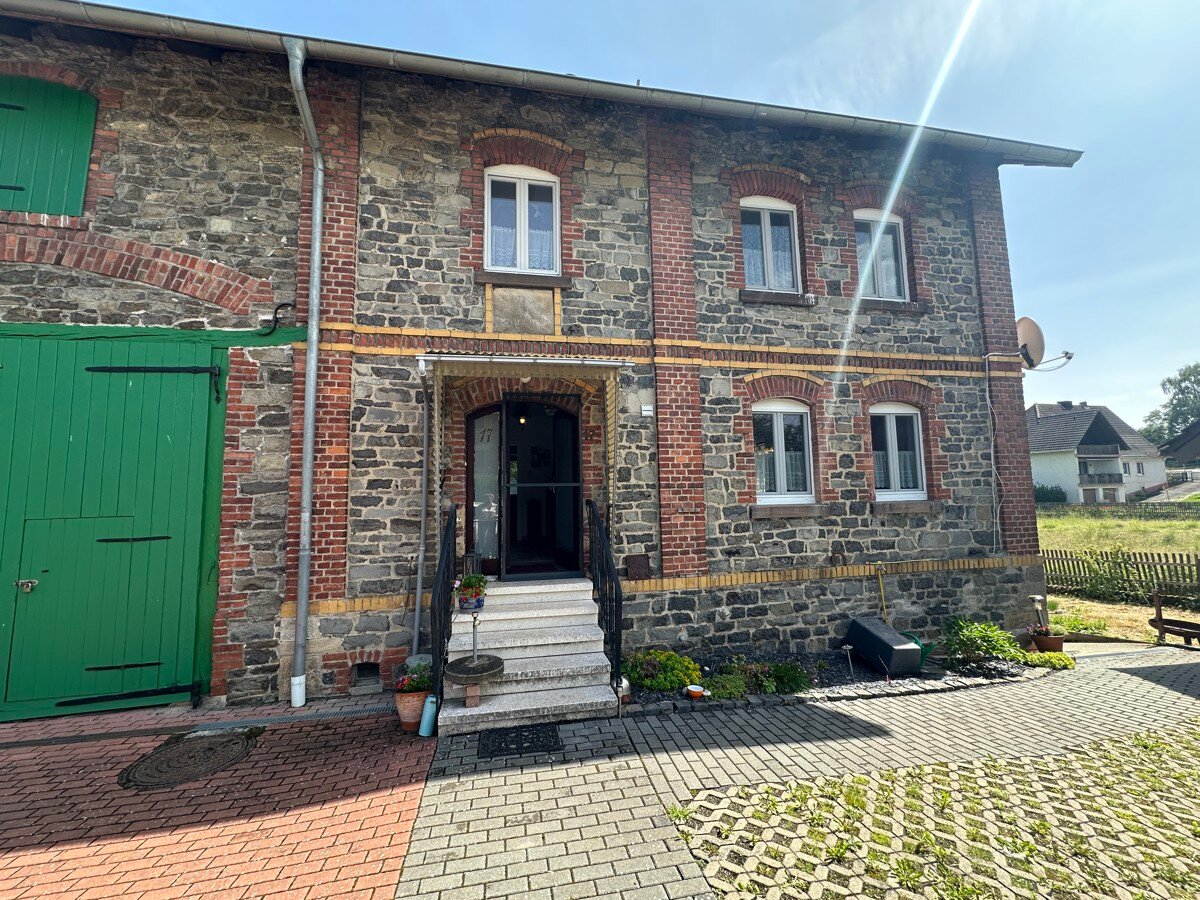 Einfamilienhaus zum Kauf 239.000 € 4 Zimmer 100 m²<br/>Wohnfläche 1.726 m²<br/>Grundstück Berndshausen Knüllwald / Berndshausen 34593