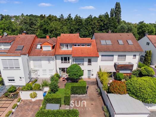 Reihenmittelhaus zur Miete 3.900 € 5 Zimmer 204 m² 330 m² Grundstück frei ab 01.10.2026 Kronberg Kronberg im Taunus 61476
