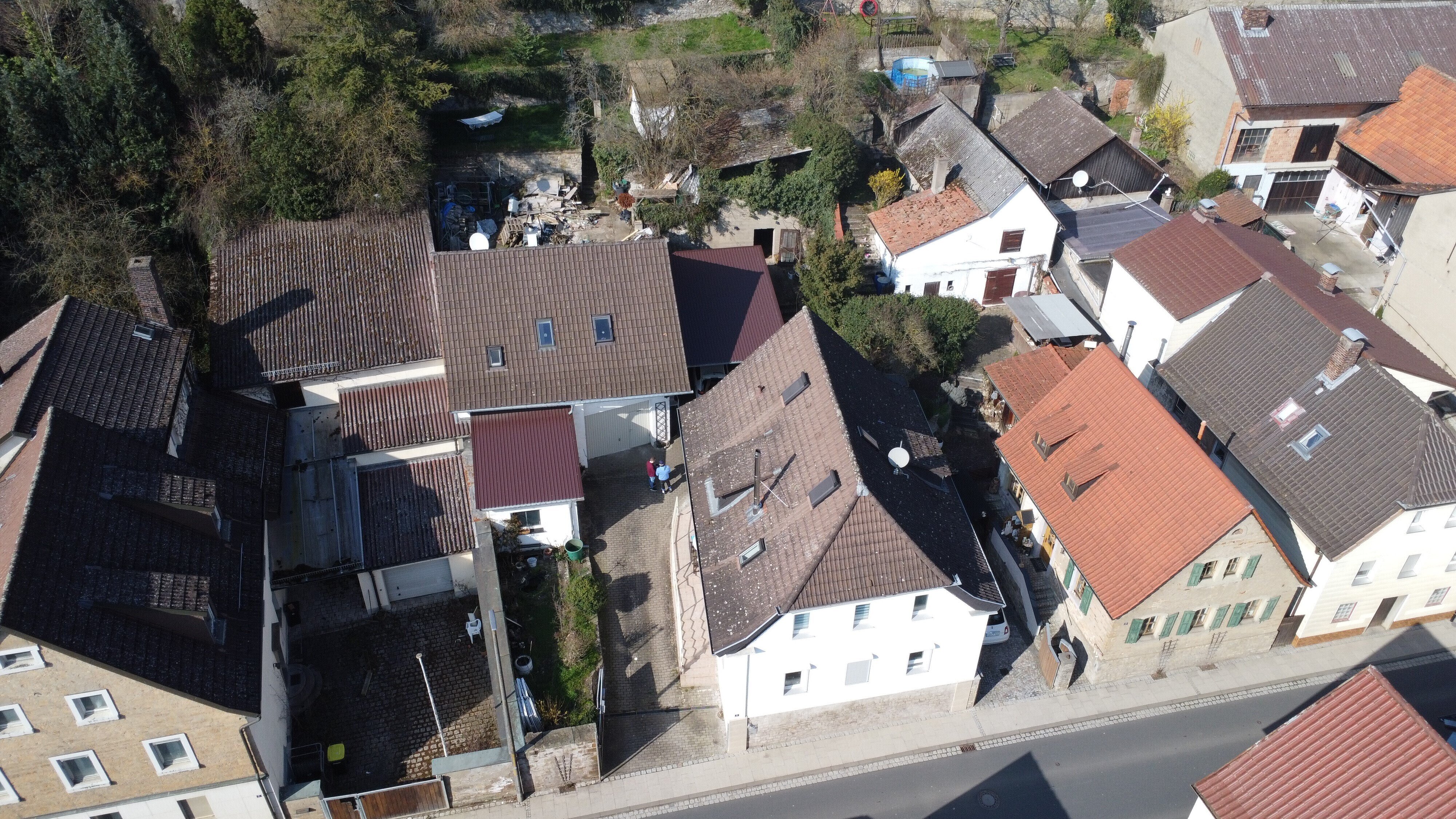 Mehrfamilienhaus zum Kauf 385.000 € 8 Zimmer 173 m²<br/>Wohnfläche 830 m²<br/>Grundstück Schonungen Schonungen 97453