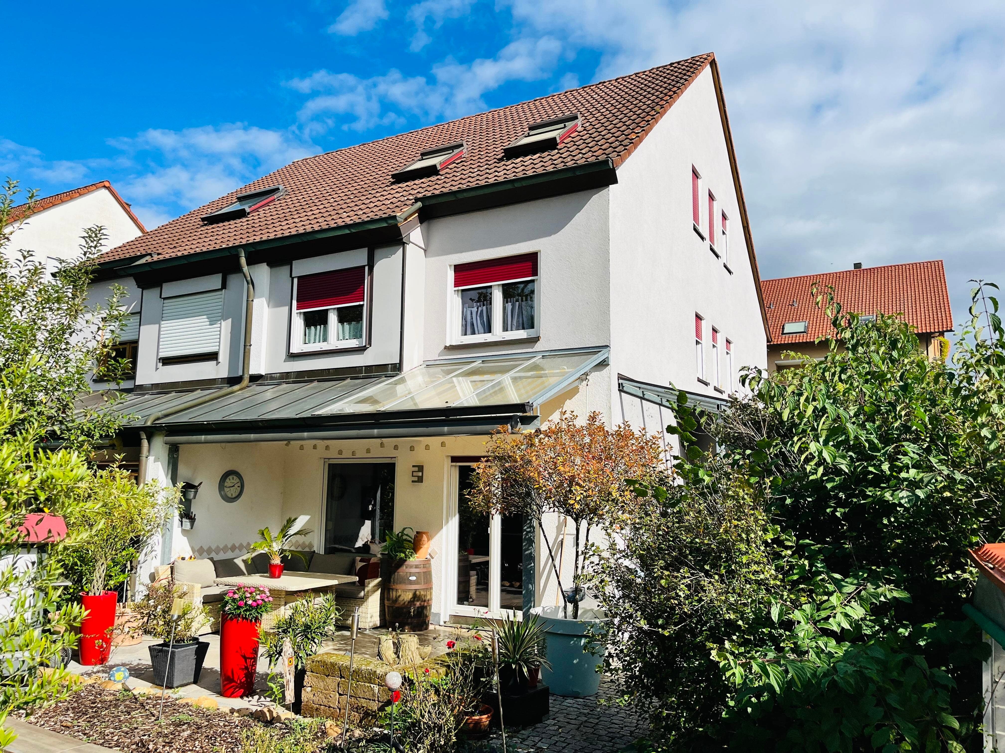 Doppelhaushälfte zum Kauf 415.000 € 6 Zimmer 160 m²<br/>Wohnfläche 431 m²<br/>Grundstück 01.02.2025<br/>Verfügbarkeit Haßfurt Haßfurt 97437