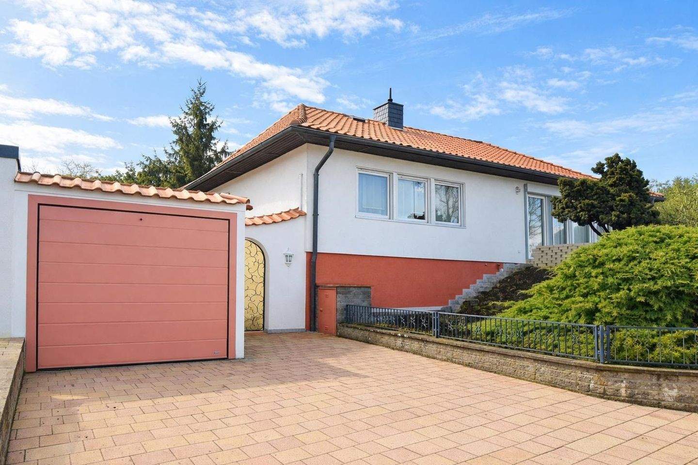 Immobilie in Bad Neustadt an der Saale - Einfamilienhaus in Bad Neustadt/ Herschfeld - unmittelbare Nähe zum Campus - Bild 2