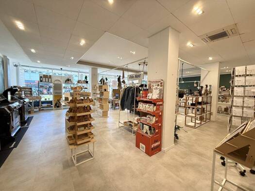 Laden zur Miete 370 m² Verkaufsfläche teilbar von 370 m² bis 370 m² Mitte Kassel 34117