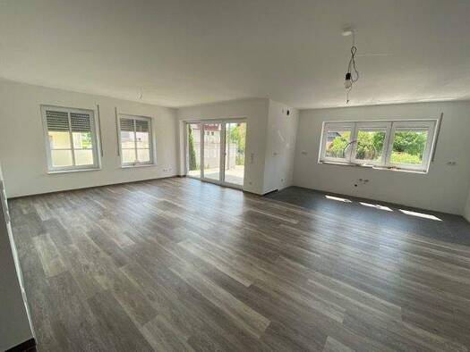 Wohnung zur Miete 950 € 3 Zimmer 95,9 m² frei ab 01.02.2026 Petersberg 36100