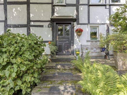 Einfamilienhaus zum Kauf 329.000 € 5 Zimmer 141,5 m² 582 m² Grundstück Bergisch Neukirchen Leverkusen 51381