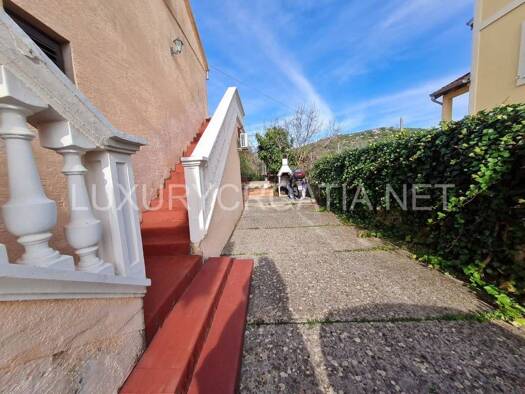 Haus zum Kauf 310.000 € 10 Zimmer 200 m² Tisno