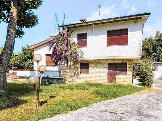 Haus zum Kauf 1.400.000 € 145 m² 520 m² Grundstück Pietrasanta 55045
