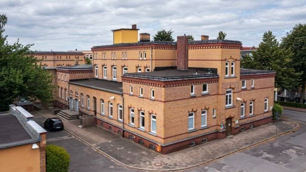 Bürofläche zur Miete provisionsfrei 9 € 359,6 m² Bürofläche teilbar ab 100 m² Oelixdorfer Str. Itzehoe 25524