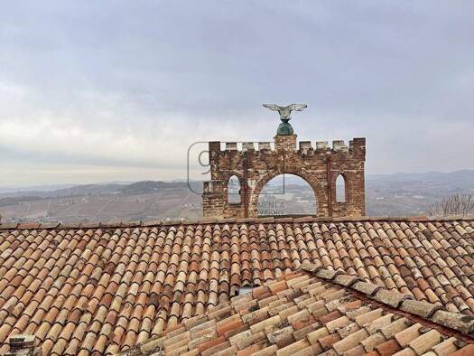 Haus zum Kauf 13.000.000 € 4.300 m² 7.500 m² Grundstück Novello 12060