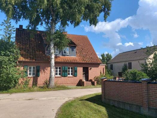 Einfamilienhaus zum Kauf 120.000 € 6 Zimmer 199 m² 2.600 m² Grundstück frei ab sofort Seetzer Lindenallee 32 Seetz Karstädt 19357