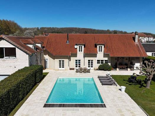 Villa zum Kauf provisionsfrei 550.000 € 7 Zimmer 310 m² 4.700 m² Grundstück frei ab sofort Porcelette 57890