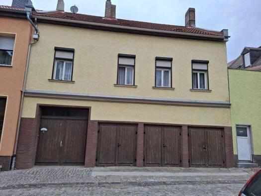Reihenmittelhaus zum Kauf 98.000 € 4 Zimmer 76,1 m² 205 m² Grundstück Bernburg Bernburg 06406