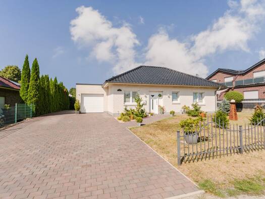 Bungalow zum Kauf 285.000 € 2 Zimmer 78,4 m² 682 m² Grundstück Uelsen Uelsen 49843