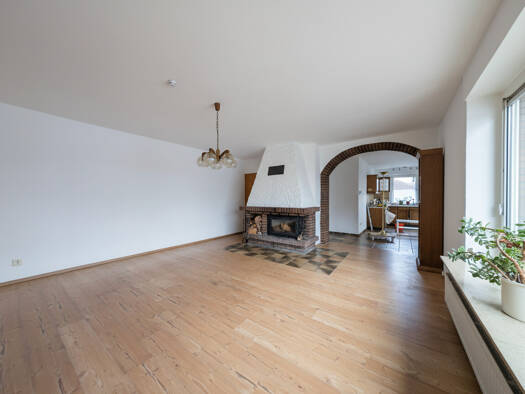 Mehrfamilienhaus zum Kauf provisionsfrei 339.000 € 7 Zimmer 200 m² 601 m² Grundstück Varel 26316