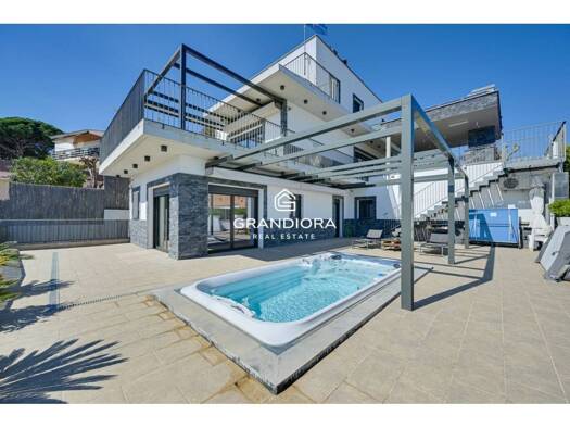 Chalet zum Kauf 1.190.000 € 5 Zimmer 325 m² Arenys de Mar 08393
