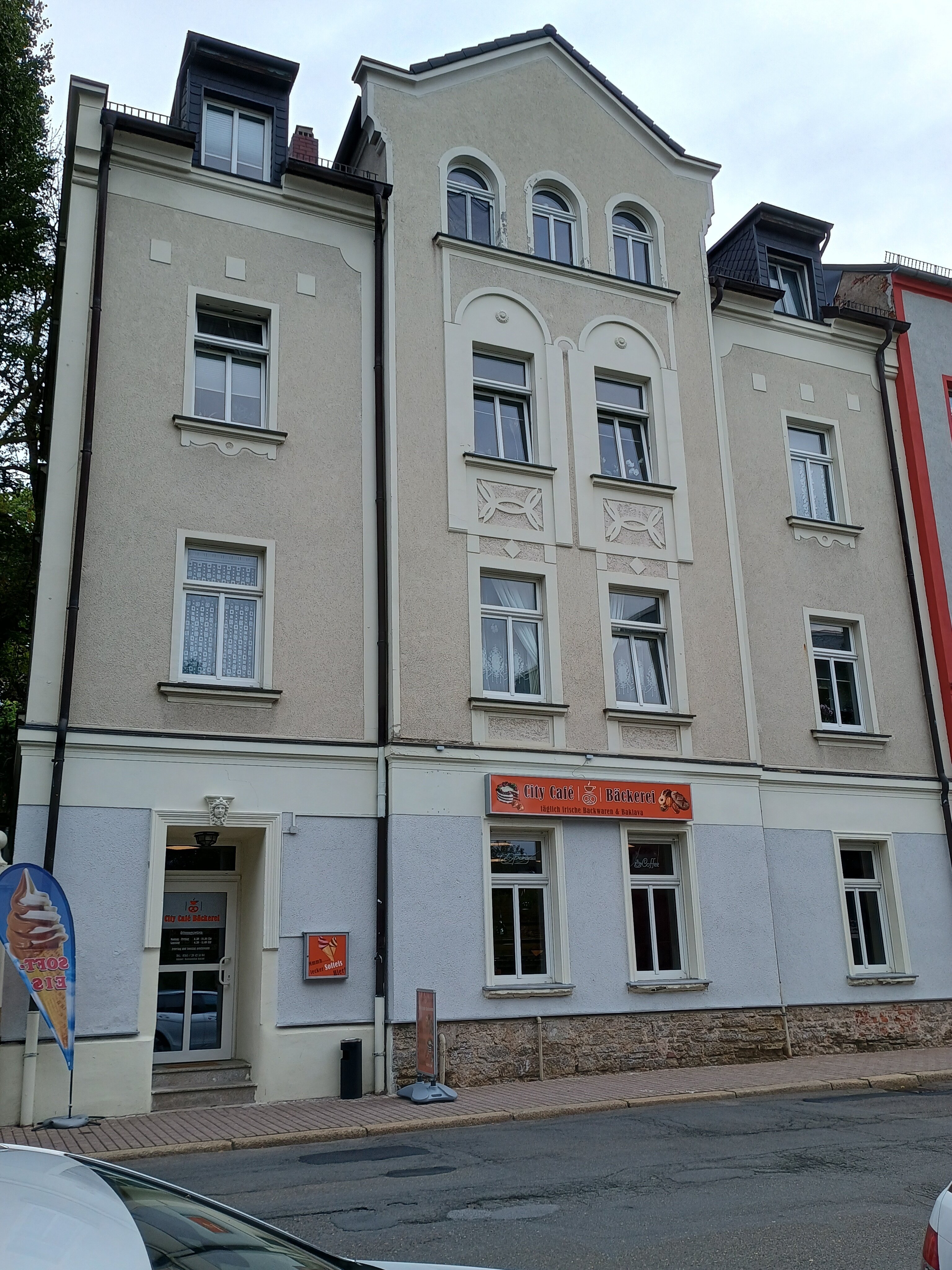 Wohnung zum Kauf 82.000 € 3 Zimmer 77 m²<br/>Wohnfläche 1.<br/>Geschoss Richterstraße 13 Ostviertel Gera 07545