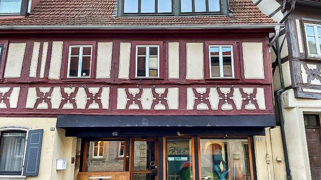 Stadthaus zum Kauf 390.000 € 9 Zimmer 325 m² 257 m² Grundstück frei ab sofort Zeil Zeil am Main 97475