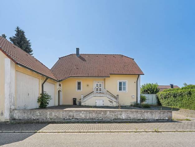 Einfamilienhaus zum Kauf 349.000 € 7 Zimmer 180 m² 931 m² Grundstück Königshofen Bechhofen 91572