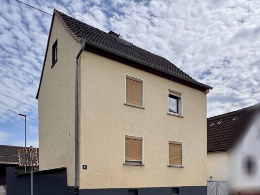 Einfamilienhaus zum Kauf 199.000 € 5 Zimmer 110 m² 134 m² Grundstück Stammheim Florstadt 61197