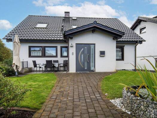 Mehrfamilienhaus zum Kauf 389.000 € 8 Zimmer 176 m² 616 m² Grundstück Hülschotten Finnentrop 57413