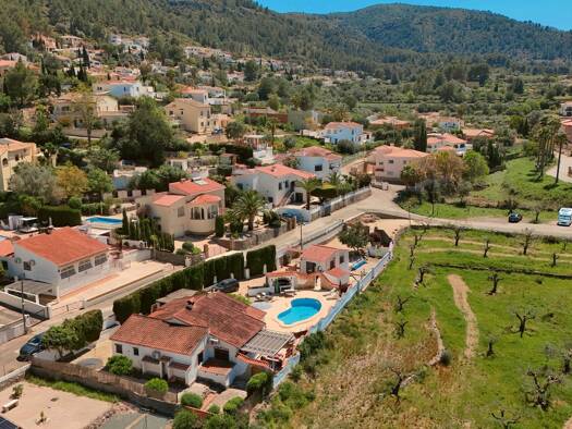 Villa zum Kauf provisionsfrei 515.000 € 6 Zimmer 169,5 m² 1.215 m² Grundstück Orba 03792