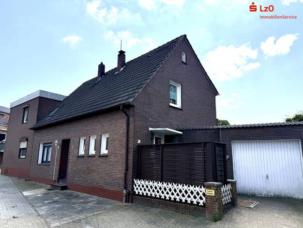 Doppelhaushälfte zum Kauf 155.000 € 4 Zimmer 106,3 m² 346 m² Grundstück Varel Varel 26316