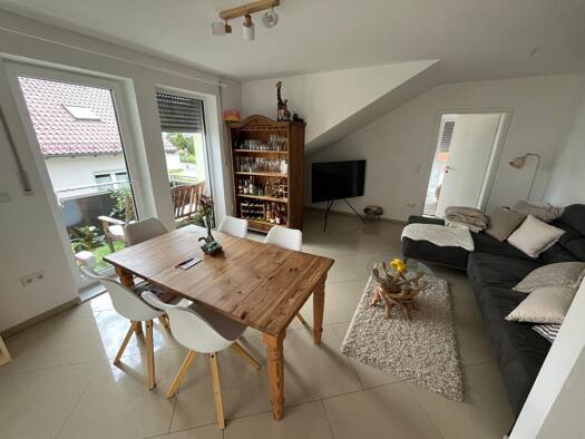 Wohnung zur Miete 950 € 3 Zimmer 90 m² Geschoss 2/3 frei ab 01.03.2026 Schillerstraße 4 Weisendorf 91085