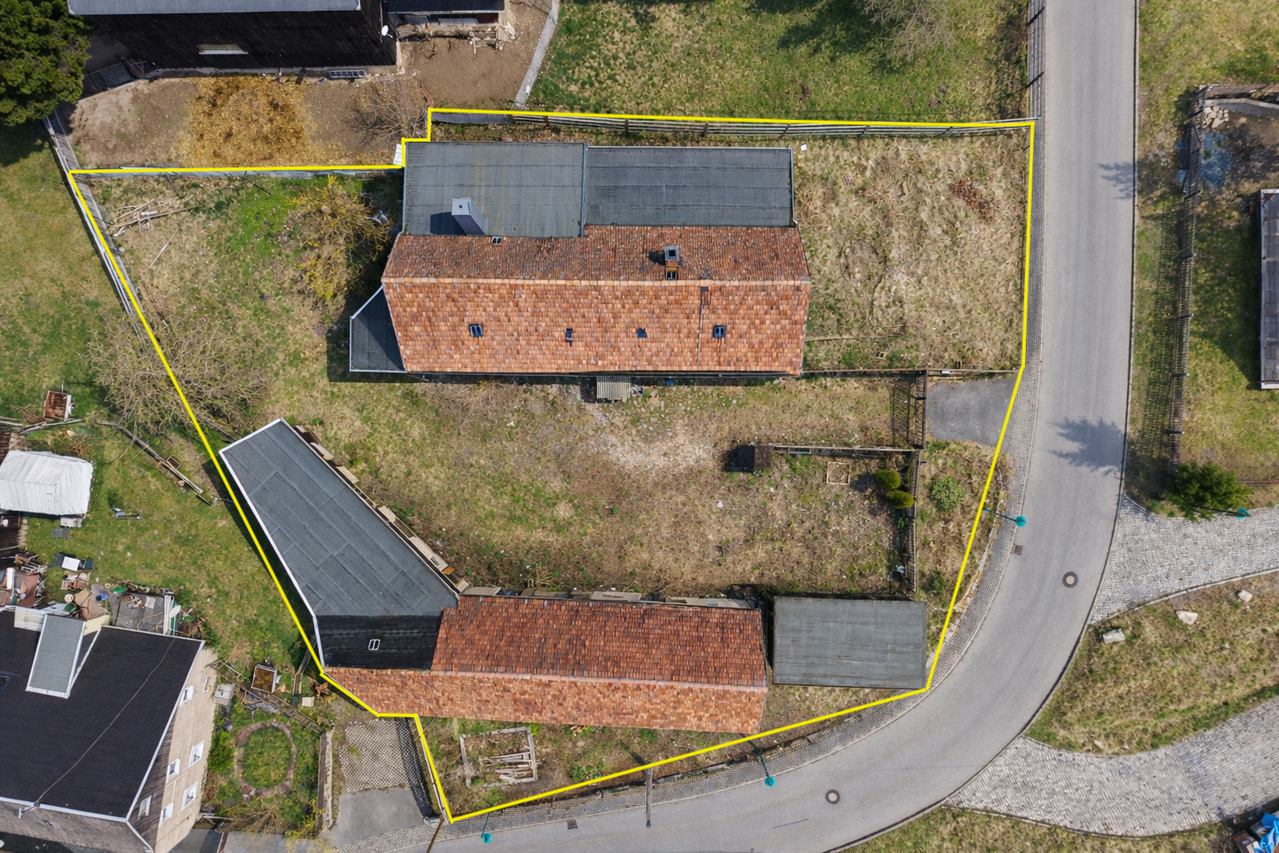 Immobilie in Falkenstein/Vogtland - Charmantes Bauernhaus mit Nebengebäude und großem Potenzial zur individuellen Gestaltung - Bild 2