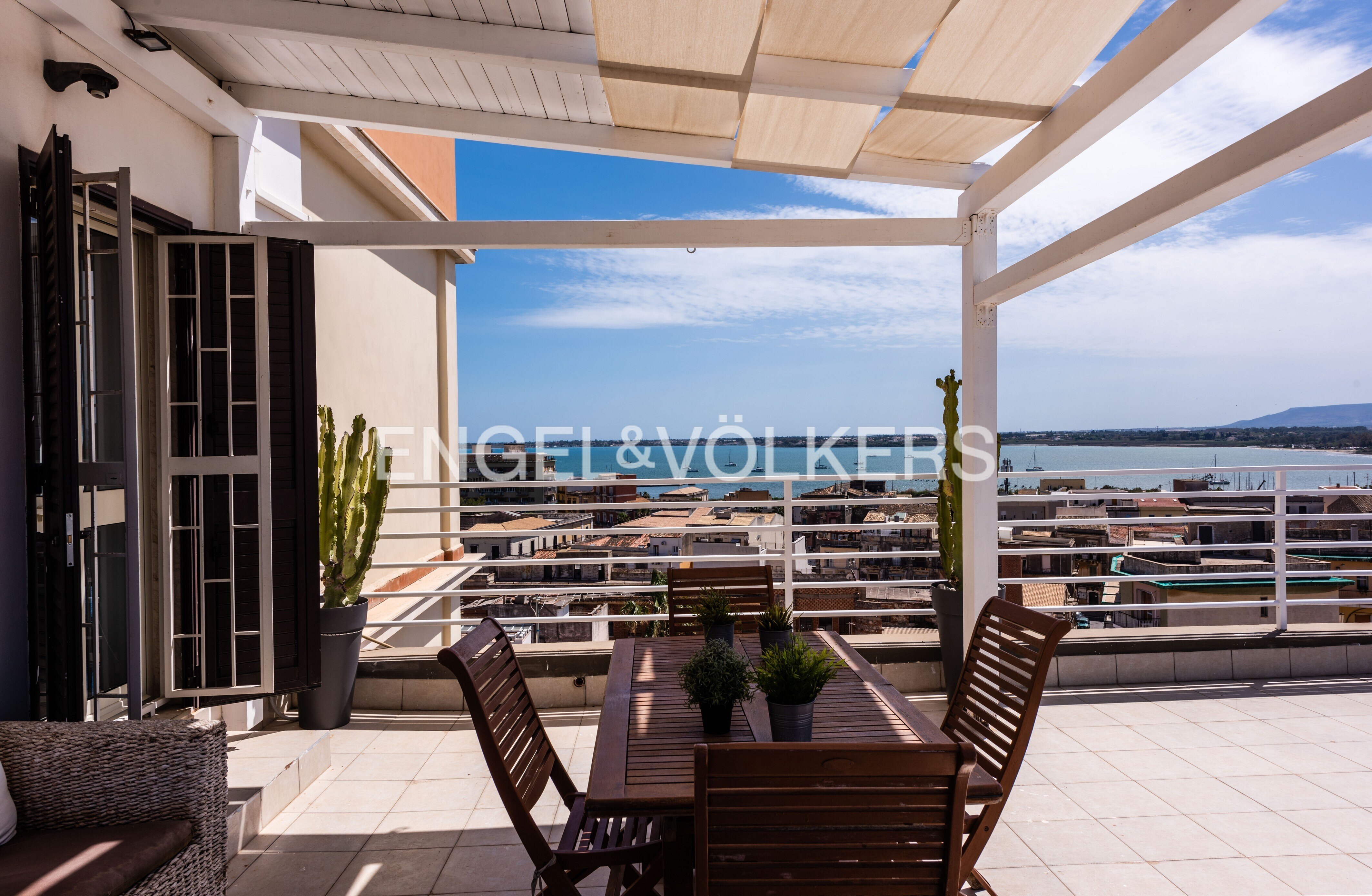 Terrassenwohnung zum Kauf 190.000 € 1 Zimmer 70 m²<br/>Wohnfläche Via Reno 19 Siracusa 96100