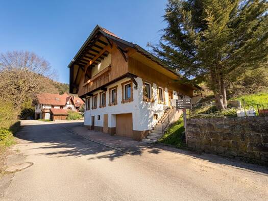 Einfamilienhaus zum Kauf 378.000 € 8 Zimmer 271,2 m² 600 m² Grundstück frei ab 01.11.2026 Nordrach Nordrach 77787
