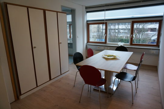 Wohnung zum Kauf provisionsfrei 200.000 € 7 Zimmer 172 m²<br/>Wohnfläche ab sofort<br/>Verfügbarkeit Fritz-Elsas-Straße Neue Vorstadt Stuttgart 70174