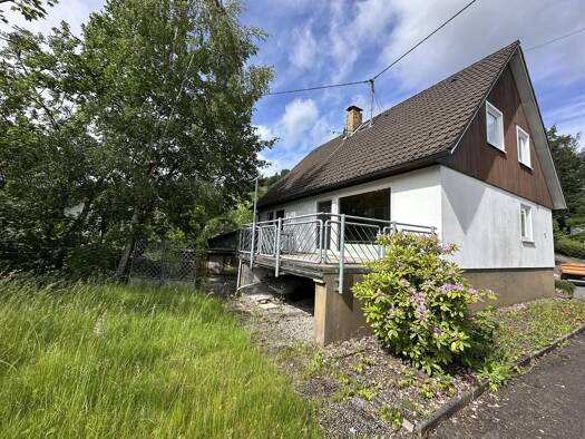 Haus zum Kauf 195.000 € 6 Zimmer 142 m² 610 m² Grundstück frei ab sofort Kirchhundem Kirchhundem 57399