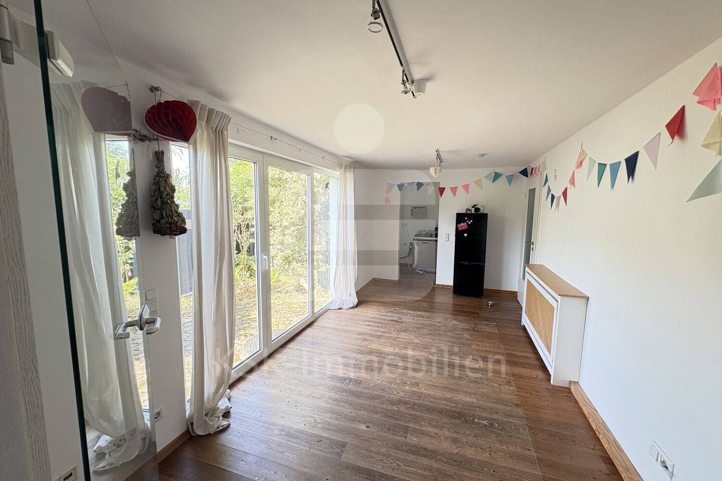 Einfamilienhaus zur Miete - Ansicht 4