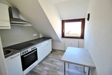 Wohnung zur Miete 560 € 2 Zimmer 47 m² Dachgeschoss, 4. Geschoss frei ab 15.07.2025 Alte Neustadt Bremen 28201