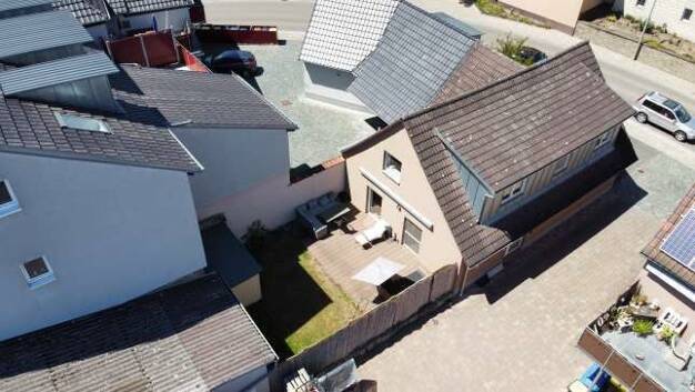Haus zum Kauf provisionsfrei 429.000 € 4,5 Zimmer 141 m² 200 m² Grundstück Hauptstraße 30 Unterpleichfeld Unterpleichfeld 97294