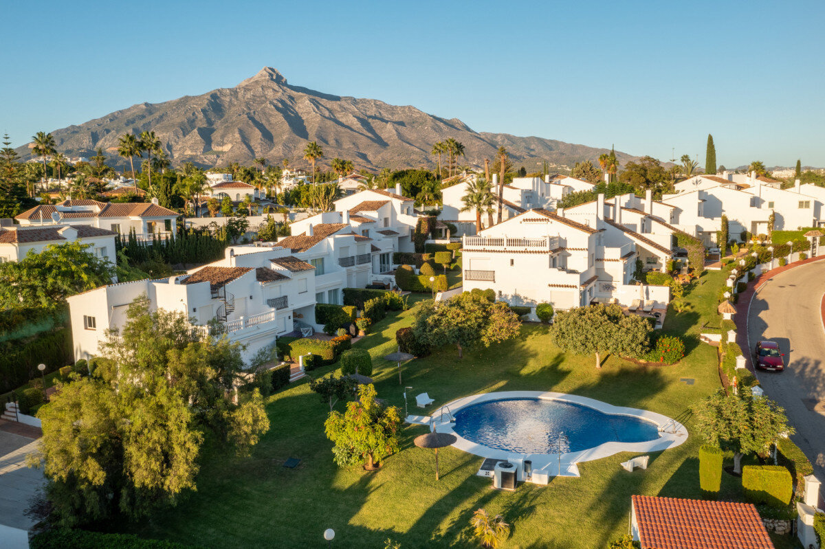 Villa zum Kauf 915.000 € 4 Zimmer 139 m²<br/>Wohnfläche Nueva Andalucia 29660