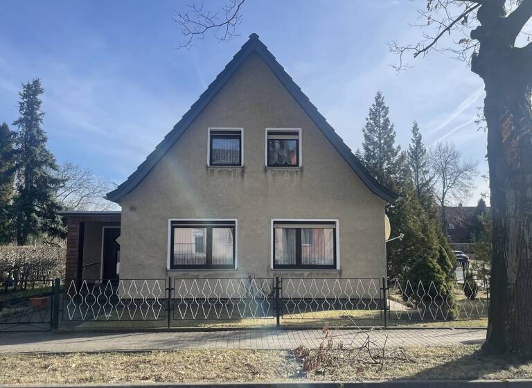 Einfamilienhaus zum Kauf 150.000 € 4 Zimmer 100 m²<br/>Wohnfläche 1.000 m²<br/>Grundstück Lauta Lauta 02991