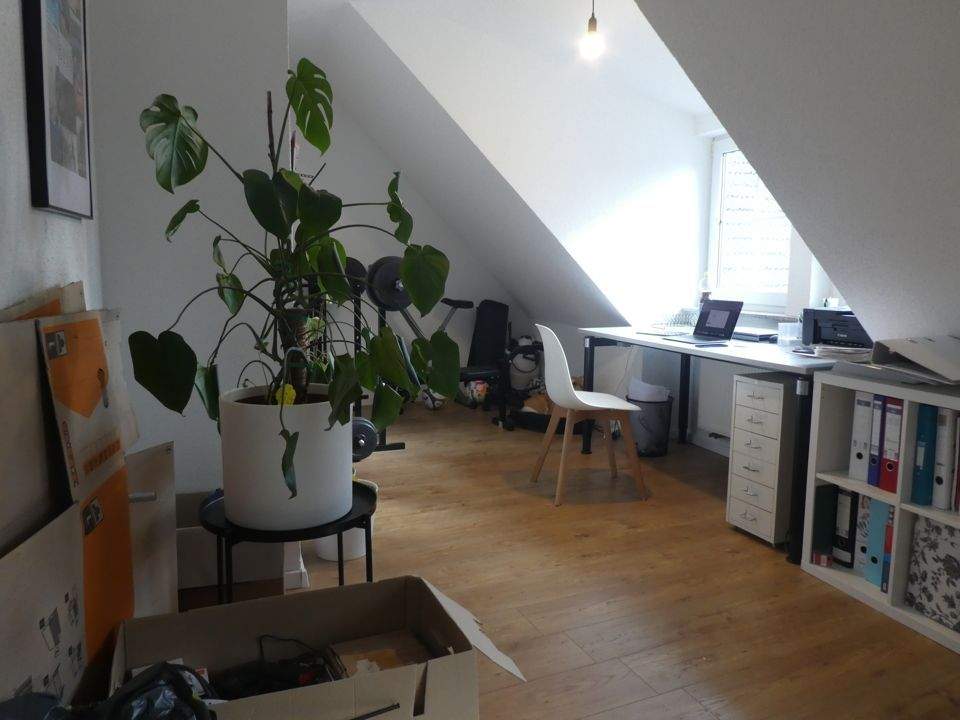 Immobilie in Gladenbach - Zwei Häuser, viele Möglichkeiten - Leerstehendes Ensemble auf einem Grundstück! - Bild 3