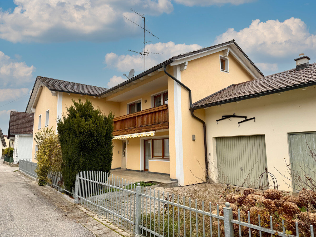 Einfamilienhaus zum Kauf 325.000 € 192,7 m²<br/>Wohnfläche 681 m²<br/>Grundstück Eichendorf Eichendorf 94428