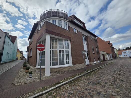 Gewerbeobjekt zum Kauf 299.000 € 9 Zimmer 289 m² 146 m² Grundstück frei ab sofort Burgstr. 12 Gnoien Gnoien 17179