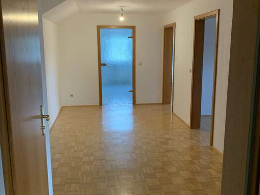 Maisonette zur Miete 850 € 3 Zimmer 85 m² Geschoss 2/2 frei ab 01.09.2026 Regendorf Zeitlarn 93197