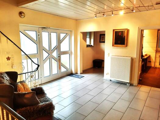 Einfamilienhaus zum Kauf 950.000 € 8 Zimmer 300 m² 1.200 m² Grundstück Unterfarrnbach Fürth 90768