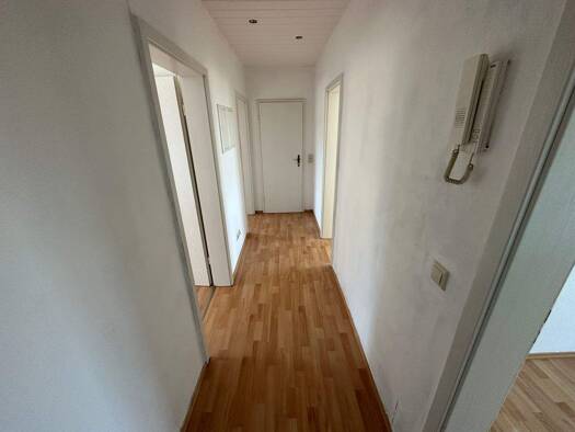 Wohnung zur Miete 520 € 3 Zimmer 68,8 m² 1. Geschoss frei ab sofort Schkopau 06258